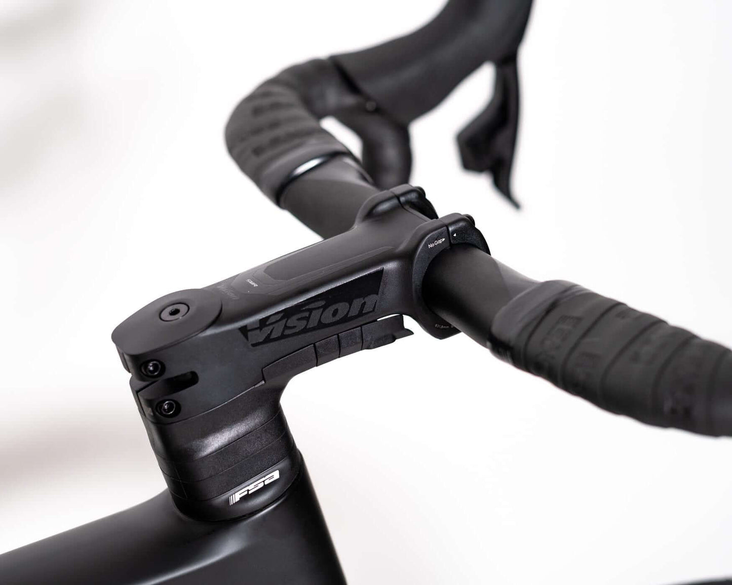 A2 Bikes Rogue - Shimano 105 triathlon bike handlebars